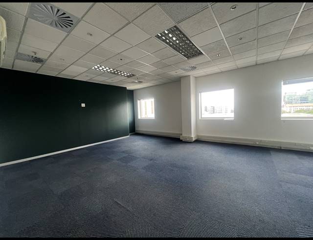 1,061M² OFFICE TO LET IN ROSEBANK